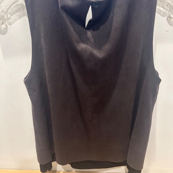 Drew Dark Grey Sleeveless Black Pleated Hem Davis Top Small - Picture 8 of 9